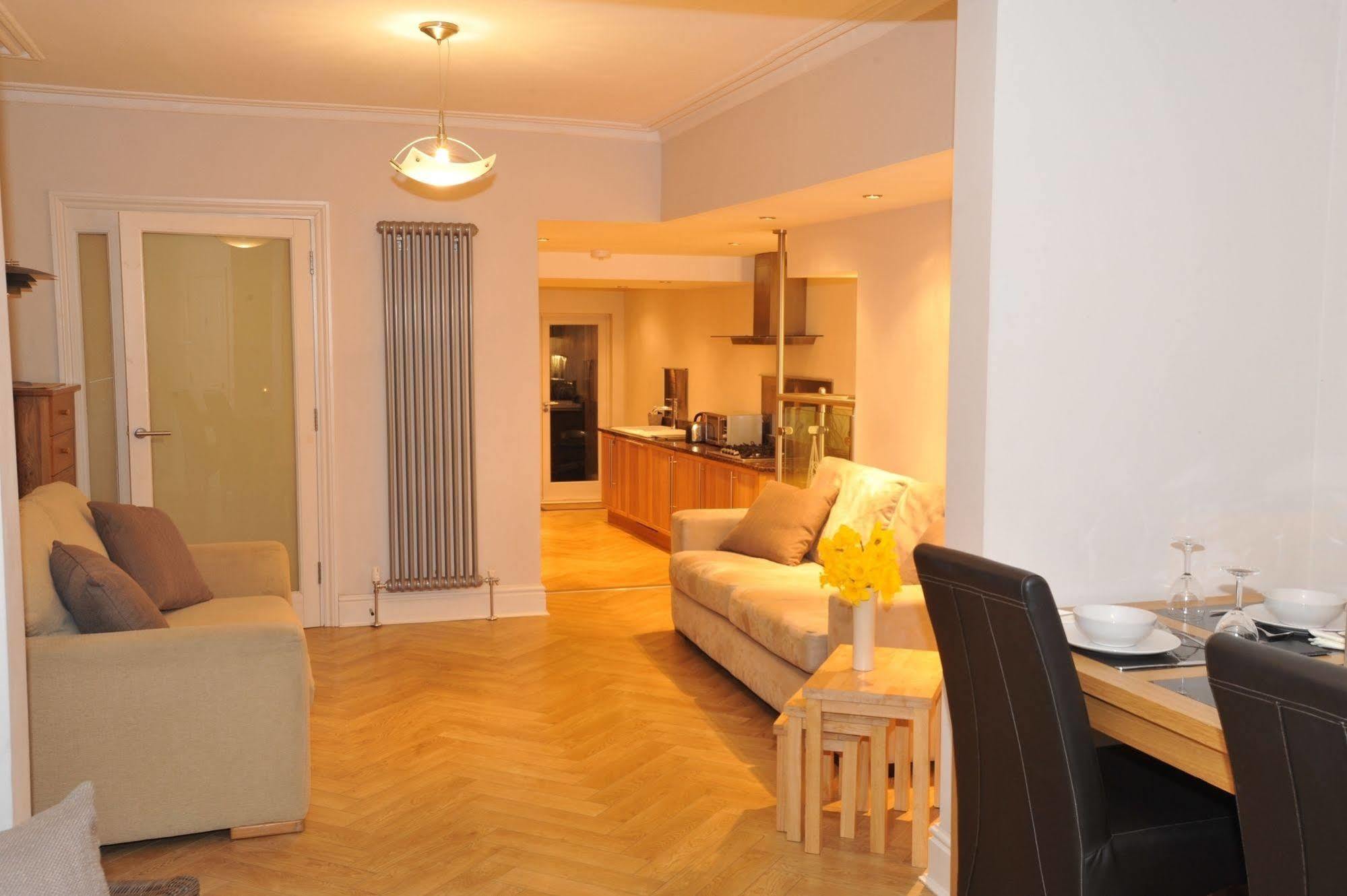 Chester Apartments Ngoại thất bức ảnh